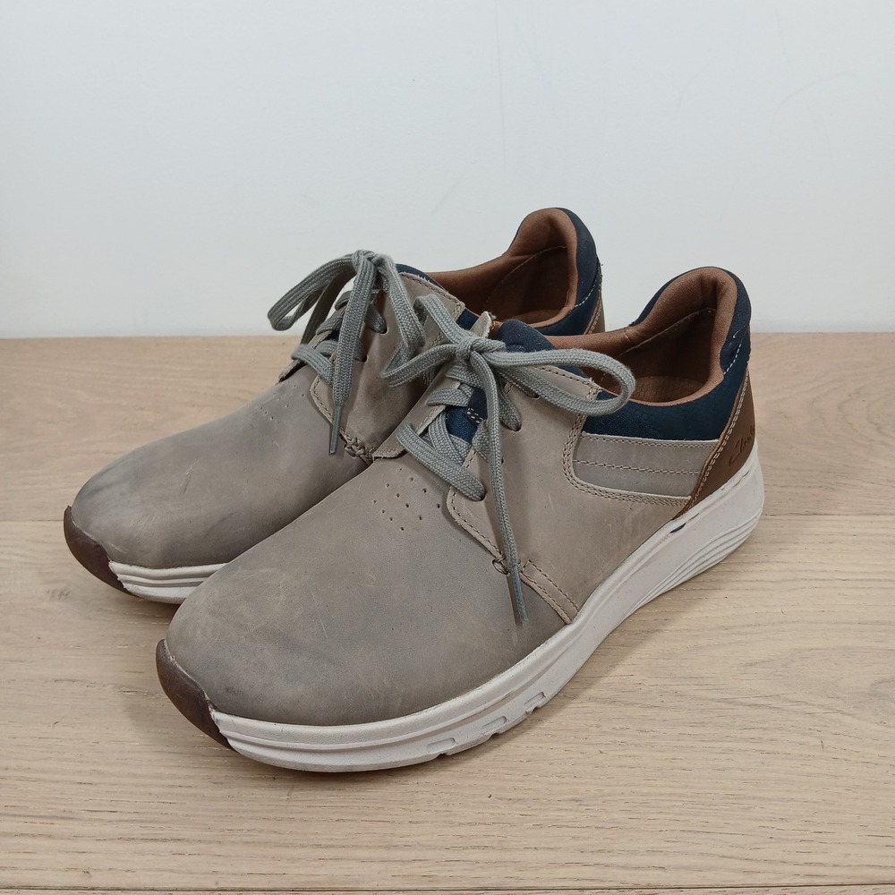 Clarks Mens 8 Wide Taupe Grey Nubuck Leather Casual Sneakers Comfort Walking